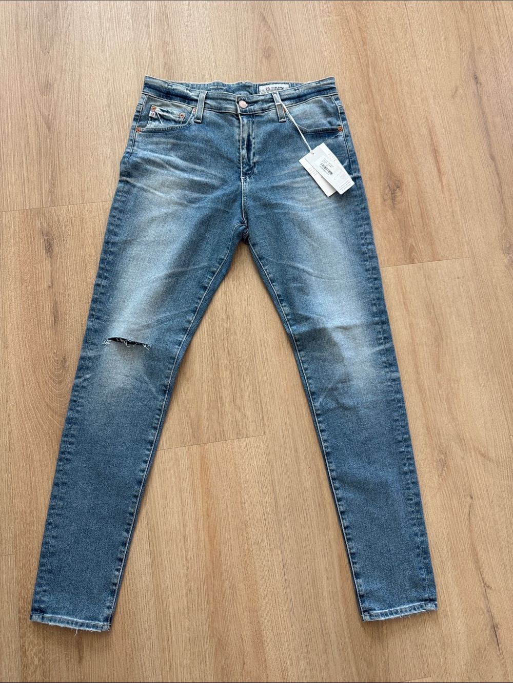 NWT AG FARRAH SKINNY SZ 31